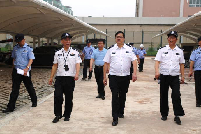 钟艺兵副厅长到邵阳监狱调研